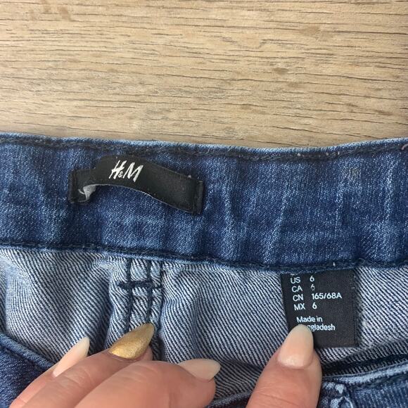 H&M Dark Wash Skinny Jeans - Picture 3 of 5